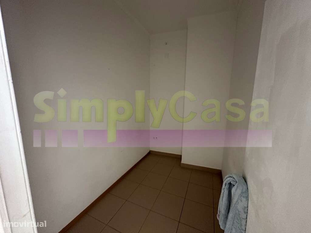 Moradia T2 + Espaço Comercial - CANHA-18