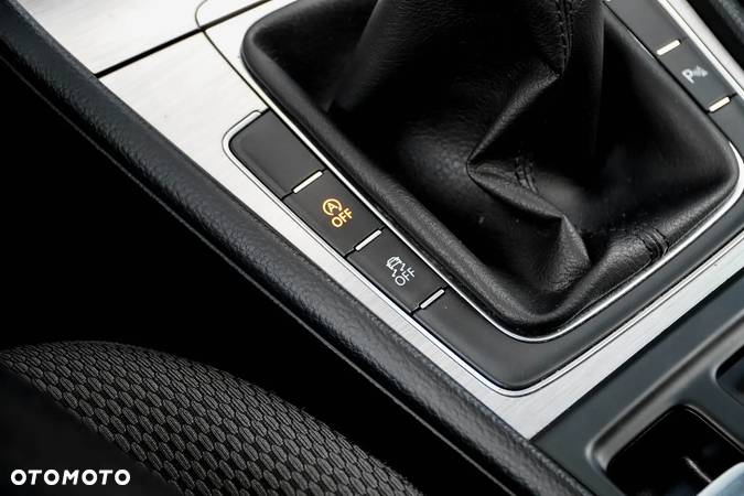 Volkswagen Golf 1.6 TDI 4Motion BlueMotion Technology Comfortline - 26