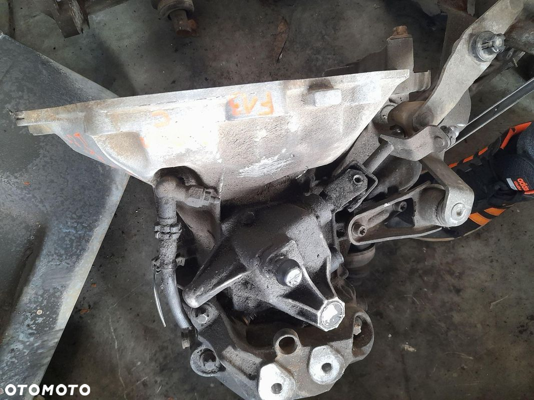 SKRZYNIA BIEGÓW MANUALNA OPEL CORSA C 1.2 BEN F13C394 - 2