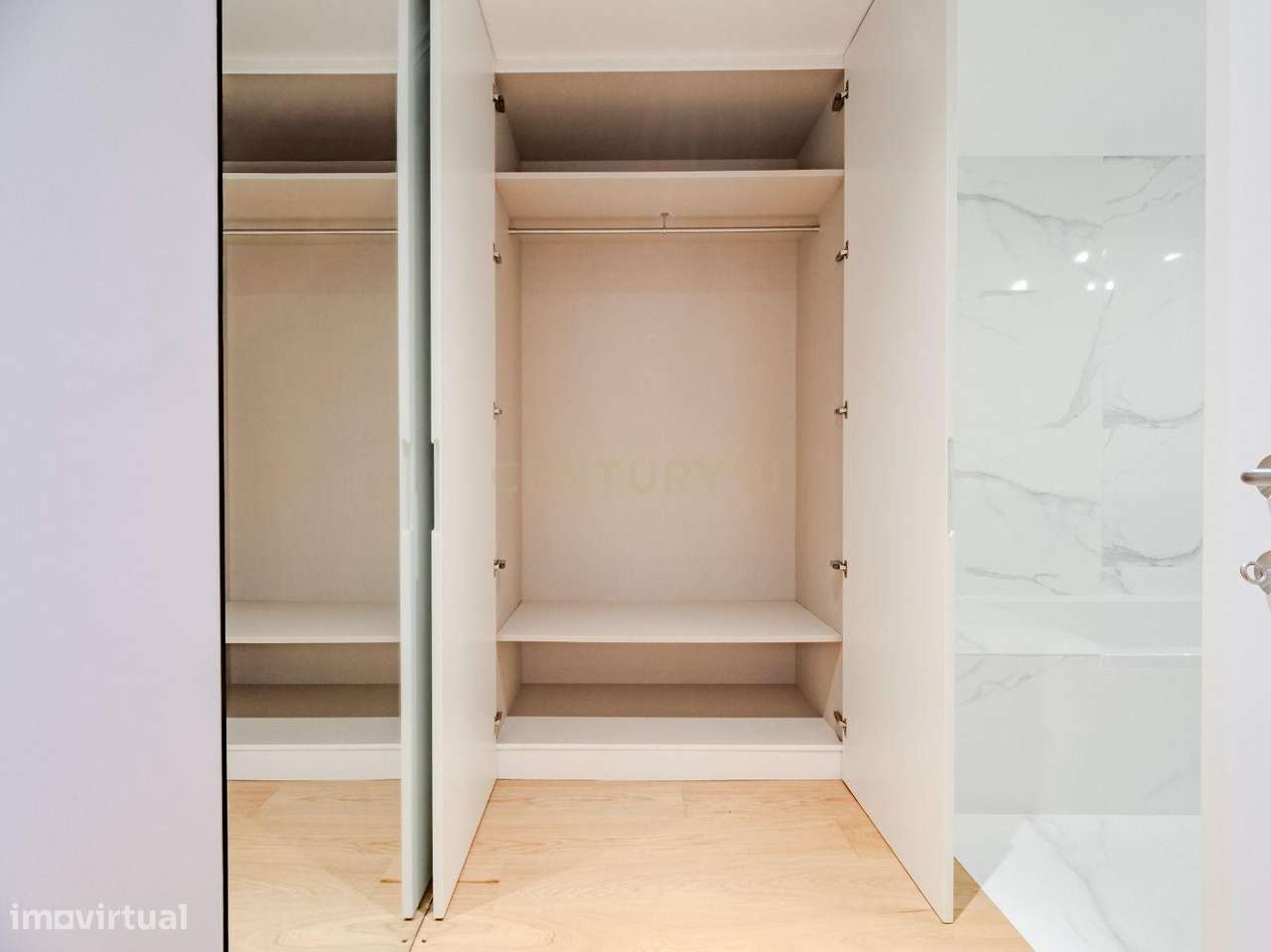 Apartamento T3 de Luxo em Condomínio Privado com Piscina, Padel e Giná-18