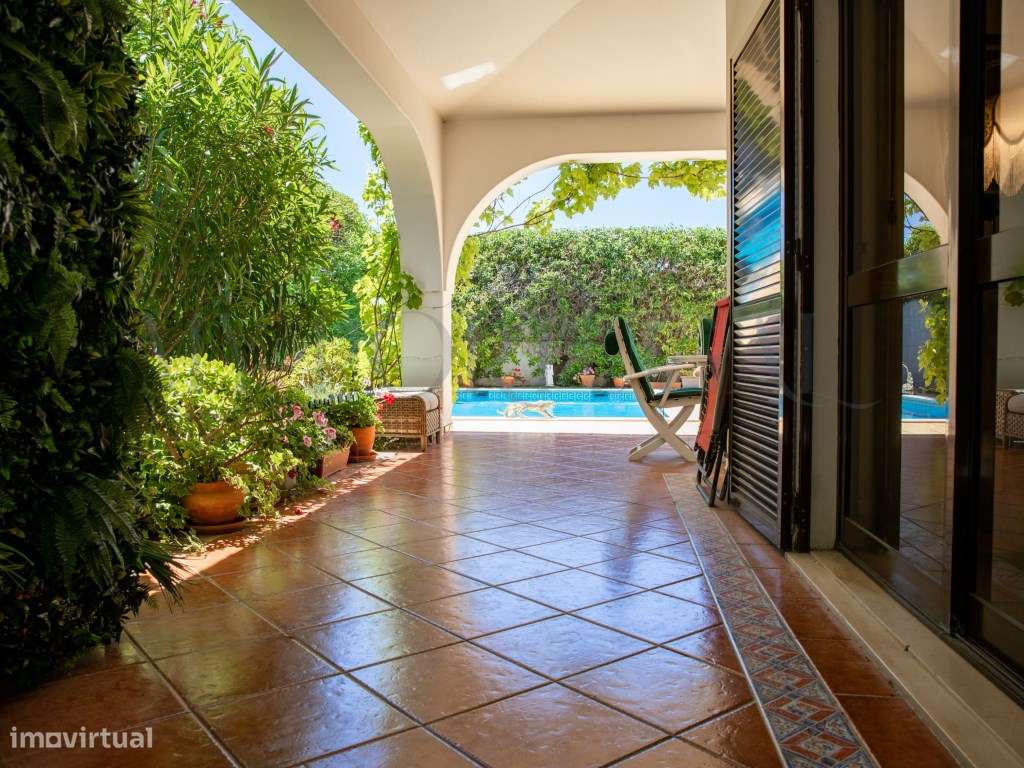 Moradia Excecional T3 com Garagem, Piscina e Acabamentos de Luxo em... - Grande imagem: 2/39