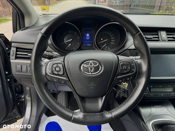 Toyota Avensis 2.0 D-4D Premium - 25