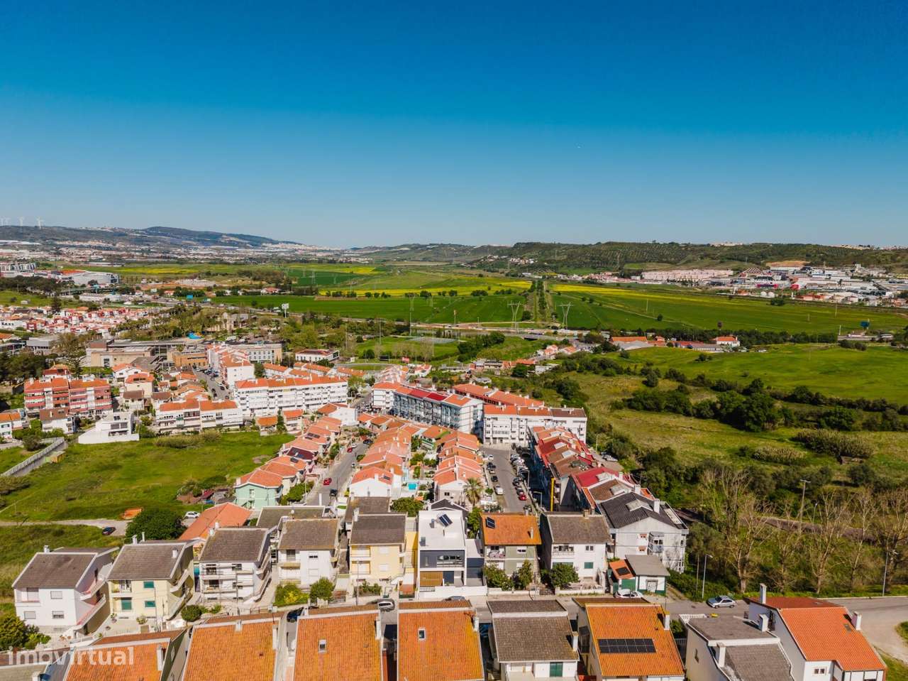 Moradia T5 de Luxo com Piscina e Vista Panorâmica em Mealhada, Loures-53