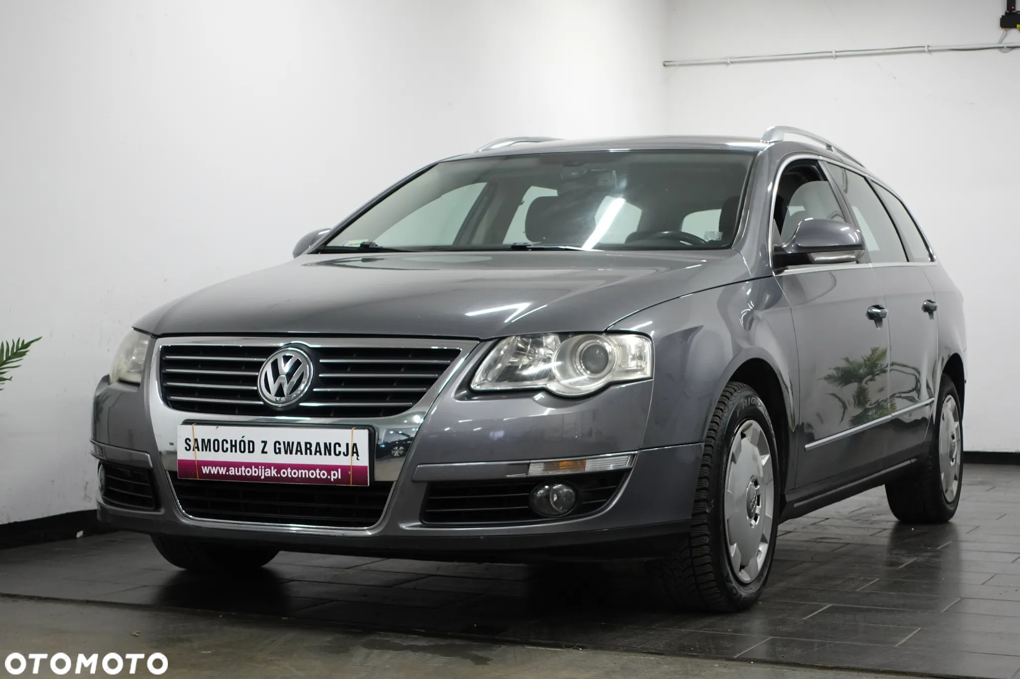 Volkswagen Passat - 4