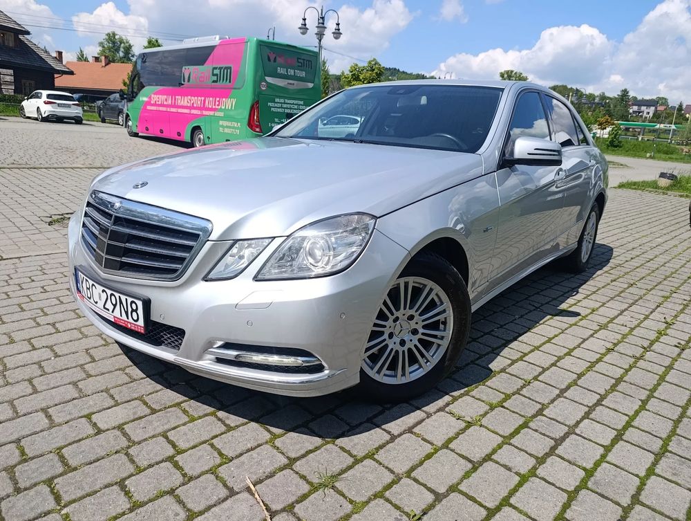 Mercedes-Benz E W212/W207 200 Kompressor Automatik Elegance 2011