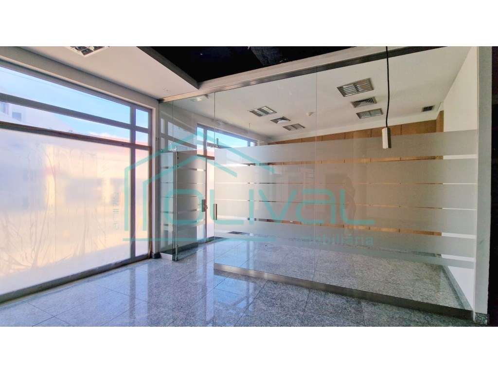 Loja no centro de Samora Correia - Grande imagem: 2/11