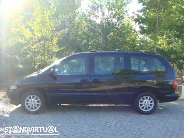 Chrysler Voyager 2.5 TD 2000 para peças - 2