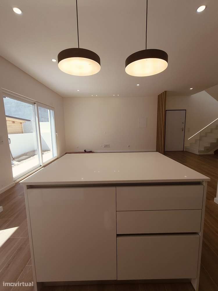 Moradia Geminada T3 com duas Suítes - Oferta 1% do valor de aquisição-12