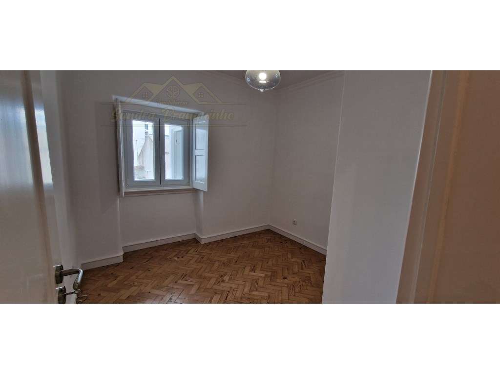 Apartamento T3+1 RENOVADO no centro-14