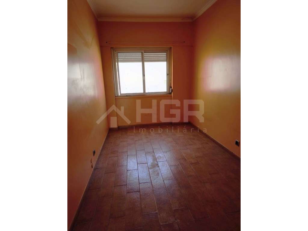 T3 + 1 | DUPLEX | BOA LOCALIZAÇÃO | ARRENTELA (MURTINHEIRA)-26