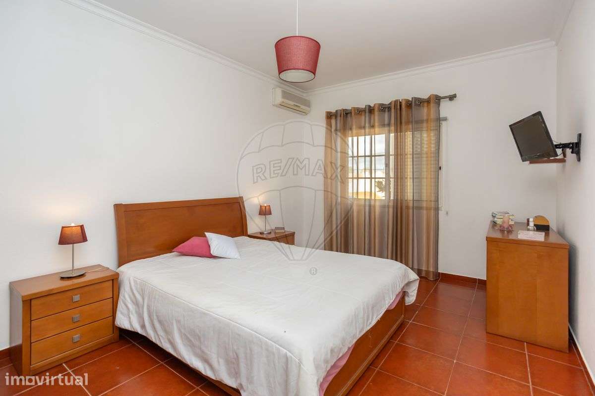 Moradia T4 em Quinta do Anjo-31