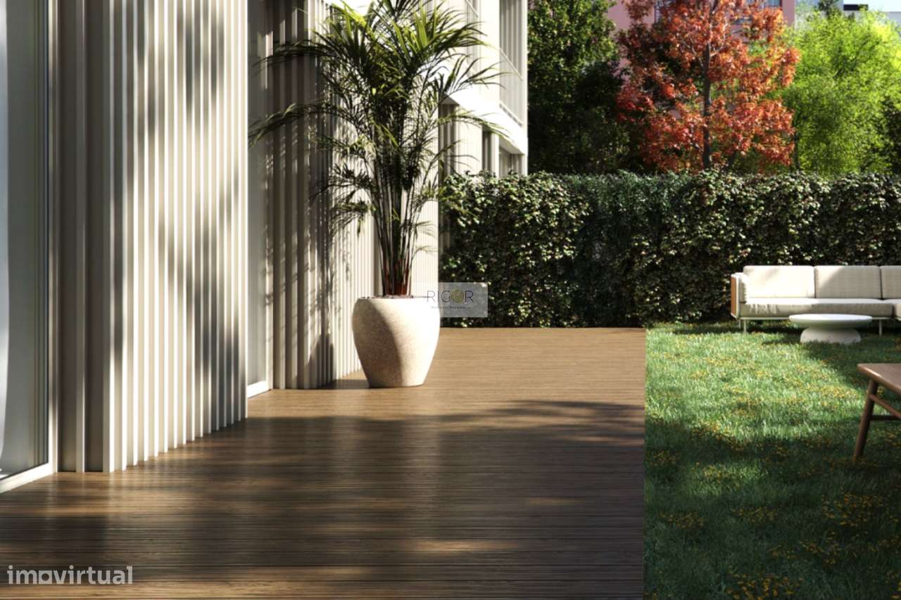 Loja de 82m2 com terraço e jardim exterior a poente a 500mts da praia - Grande imagem: 3/10