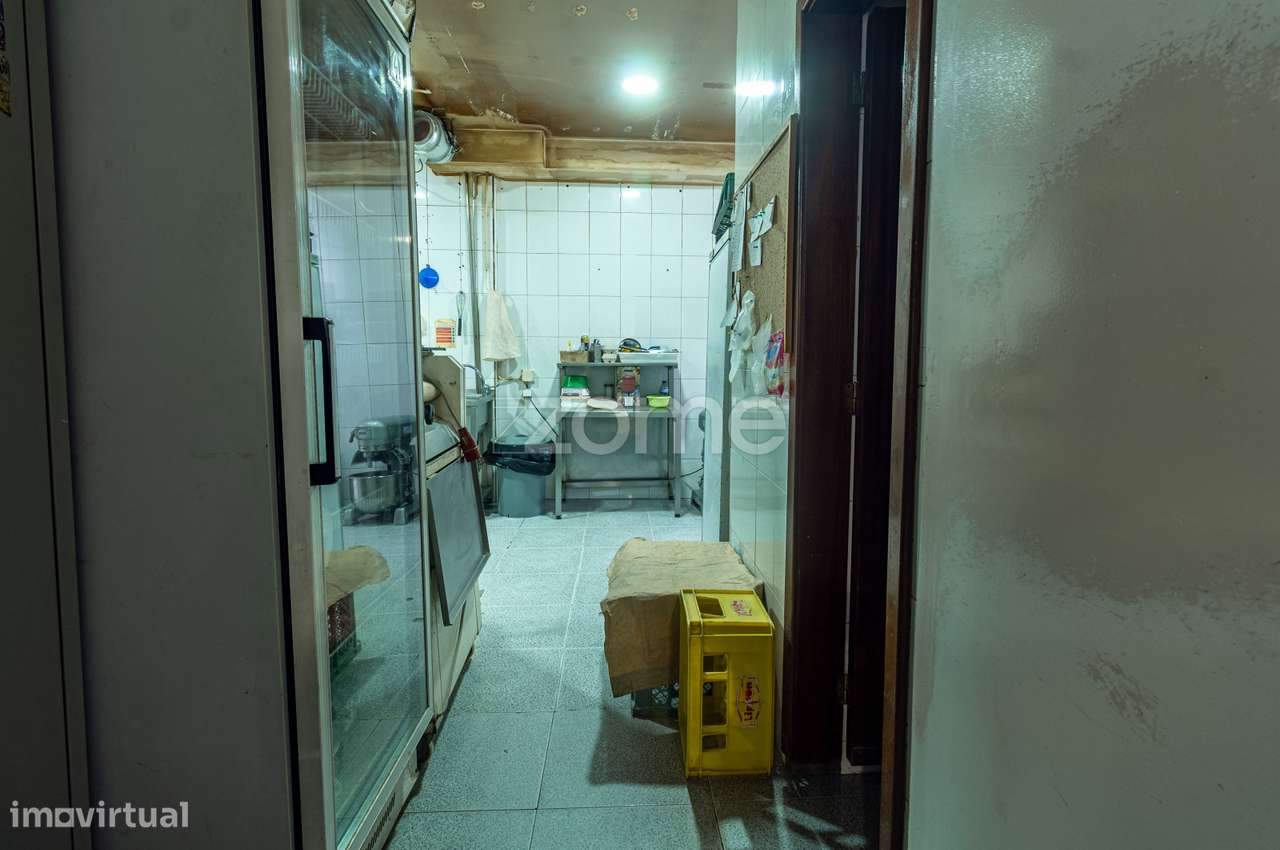 Confeitaria com Fabrico Próprio, em Rio Tinto-11