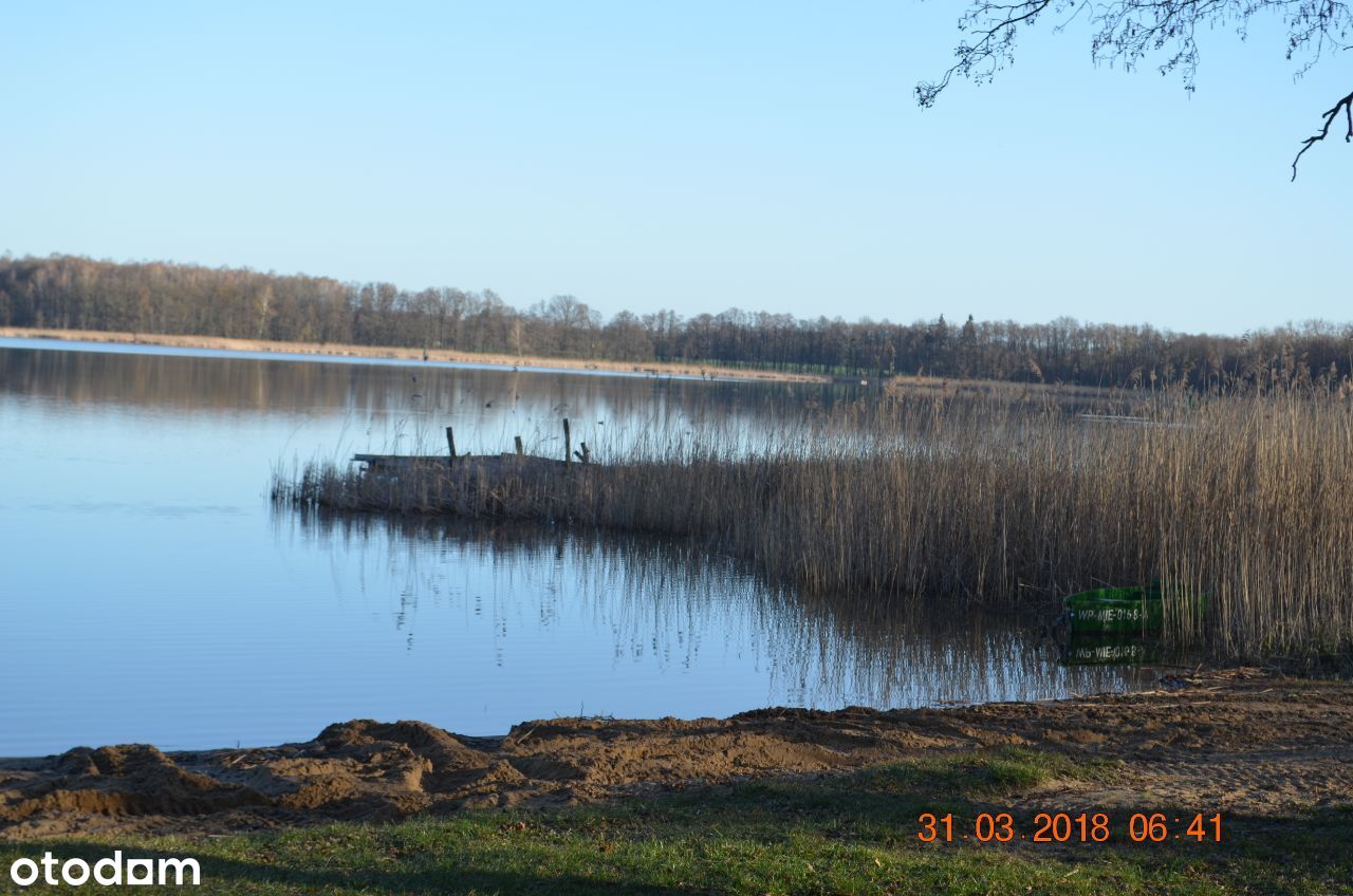 Działka na wsi blisko jeziora