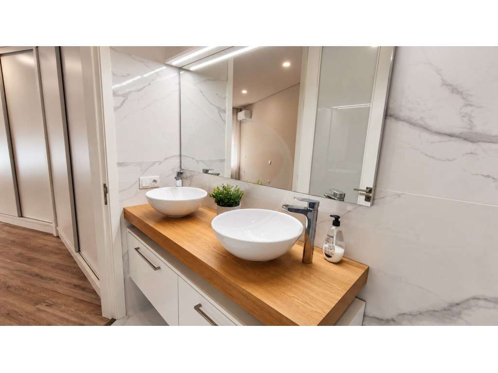 Moradia T2+1 Totalmente Remodelada em Árvore Vila do Conde-10