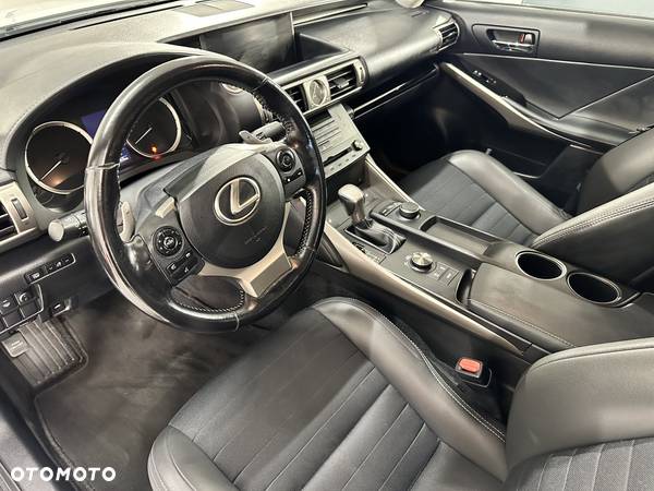 Lexus IS 200t Elite - 7