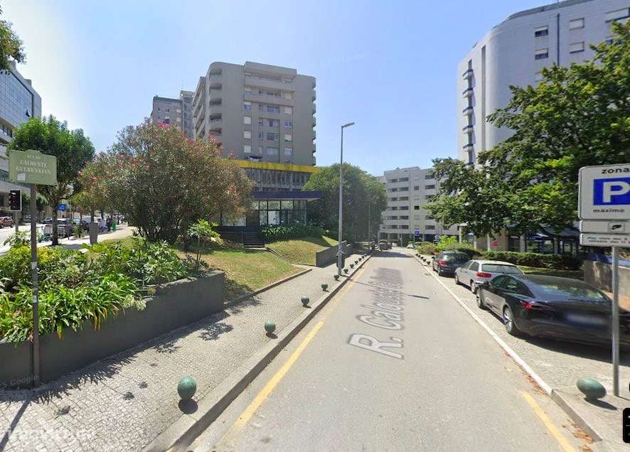 Lugar Garagem na Praça da Galiza - Grande imagem: 3/5