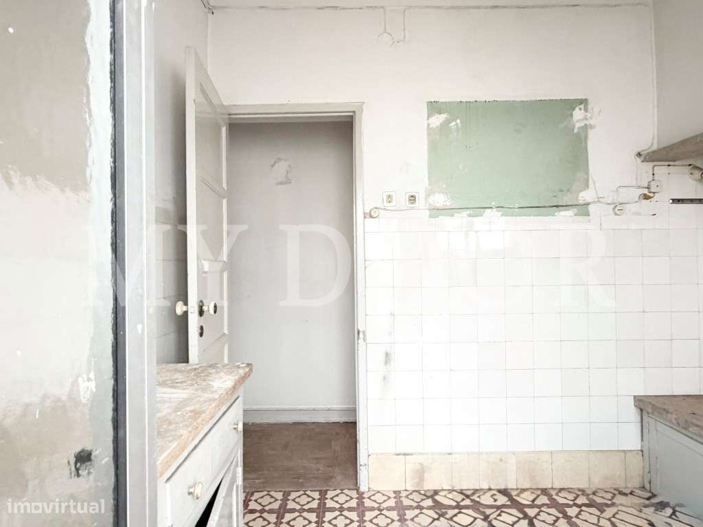 Apartamento T1 c/ potencial para transformar em T2 - Moscavide-10