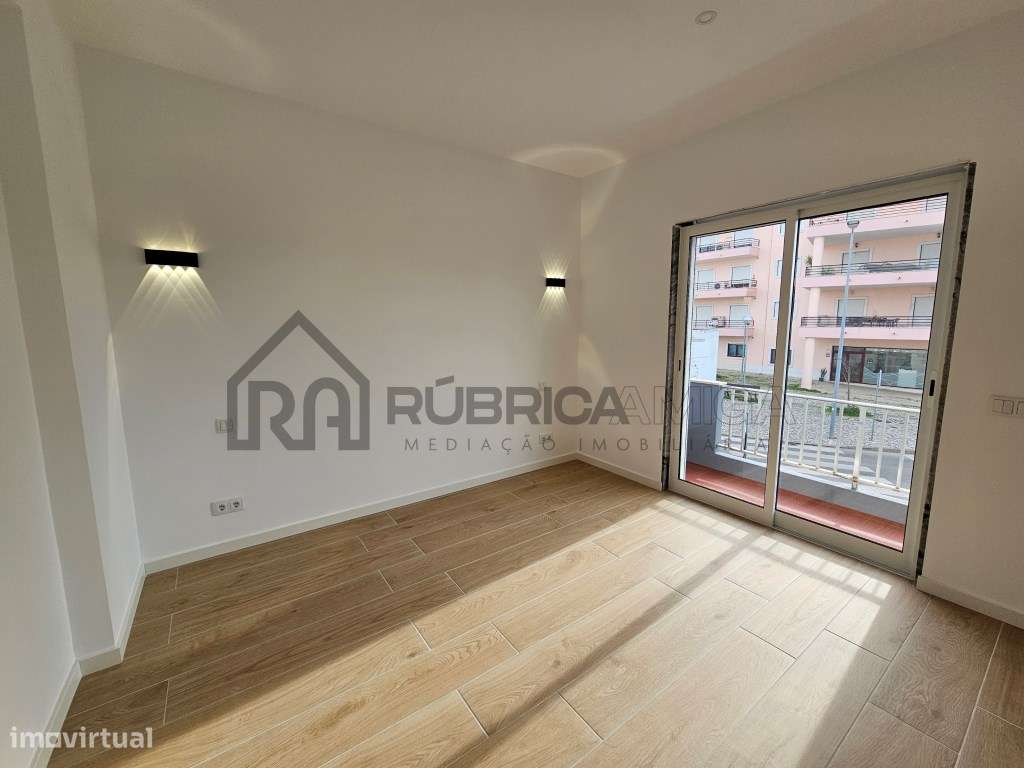 Moradia dúplex recuperada com garagem em Loulé-15