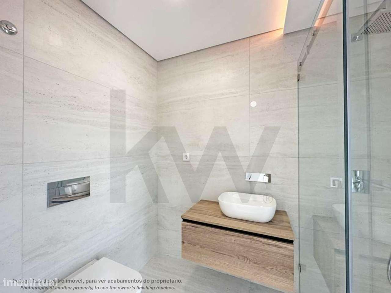 Moradia térrea T3, com suite, jardim, piscina e parqueamento-11