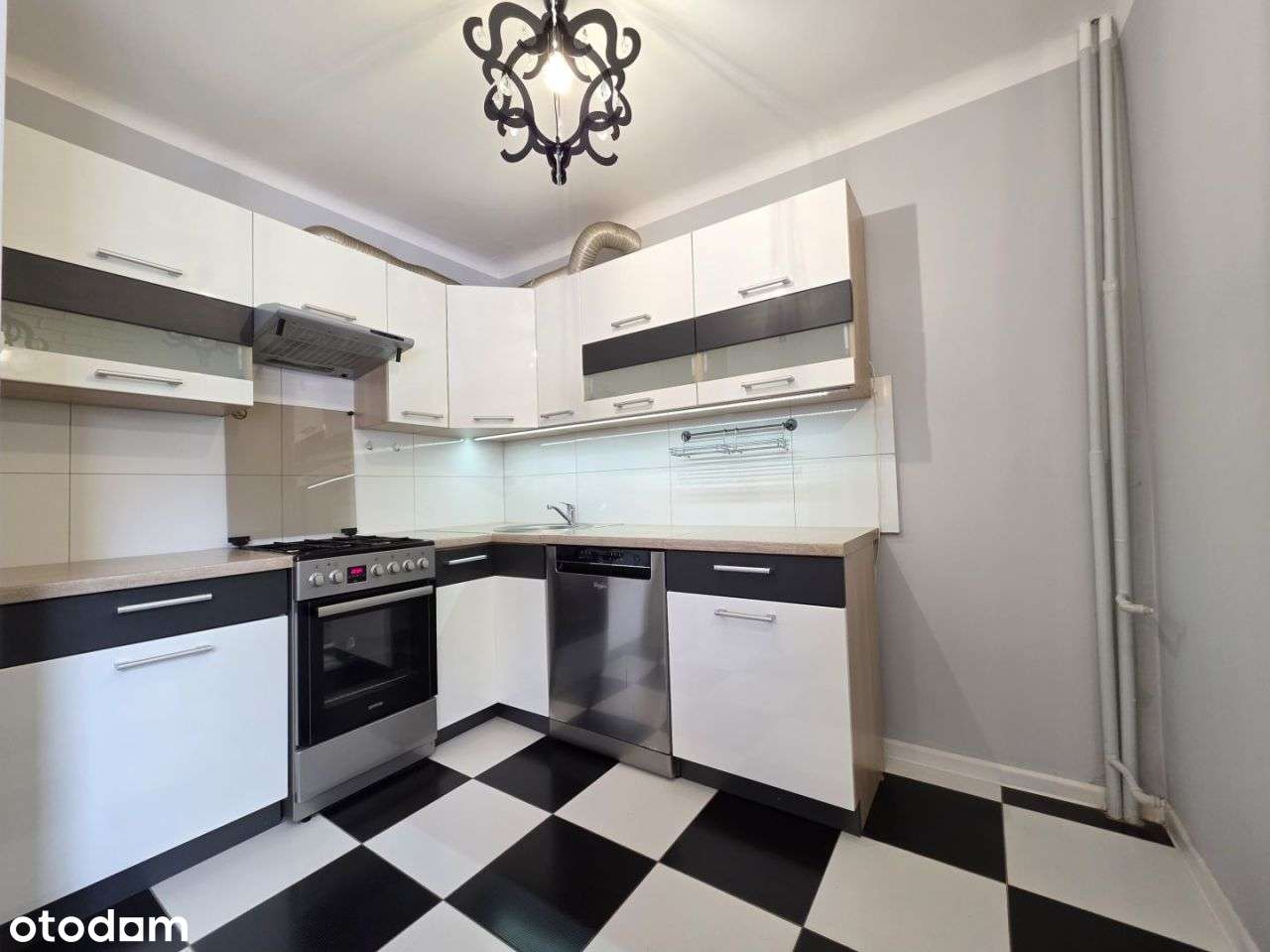 Parter - 2 pokoje po gen. remoncie w samym centrum - Pełny obrazek: 5/13