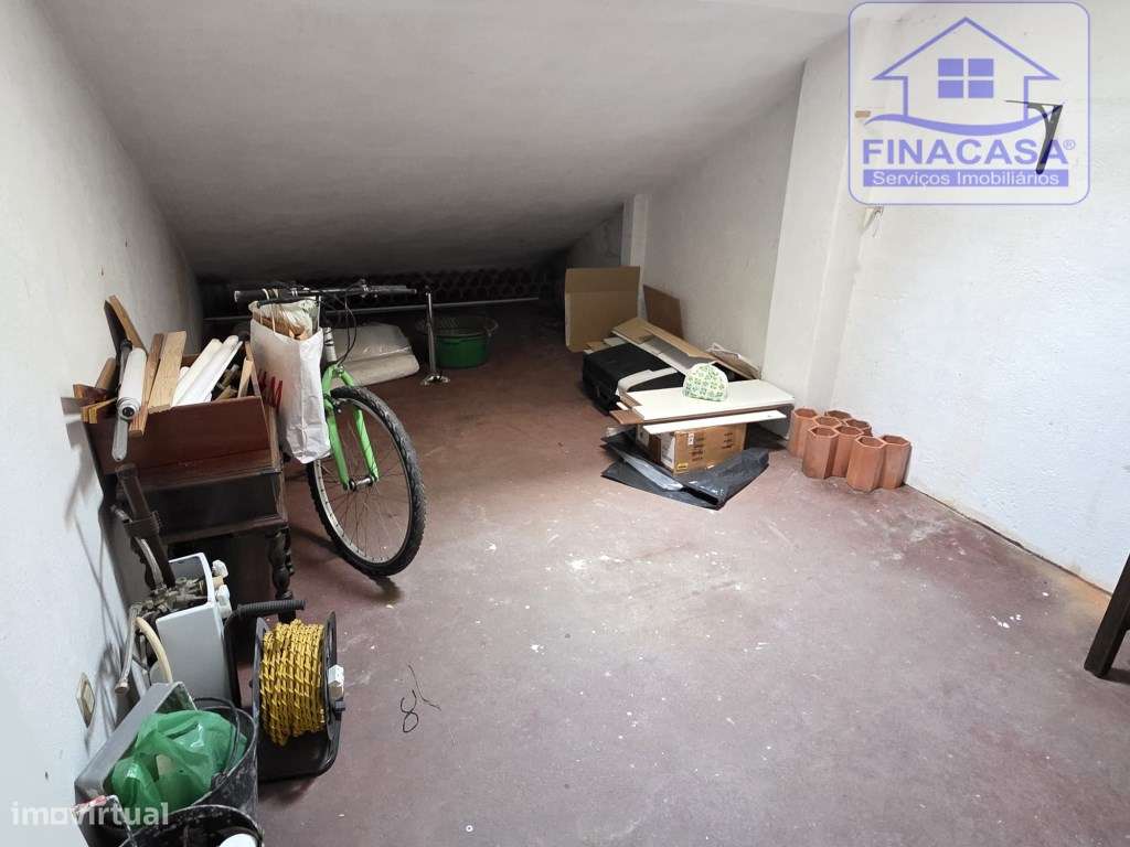 Apartamento T4 com boas áreas e excelente localização - Montalvão(S...-26