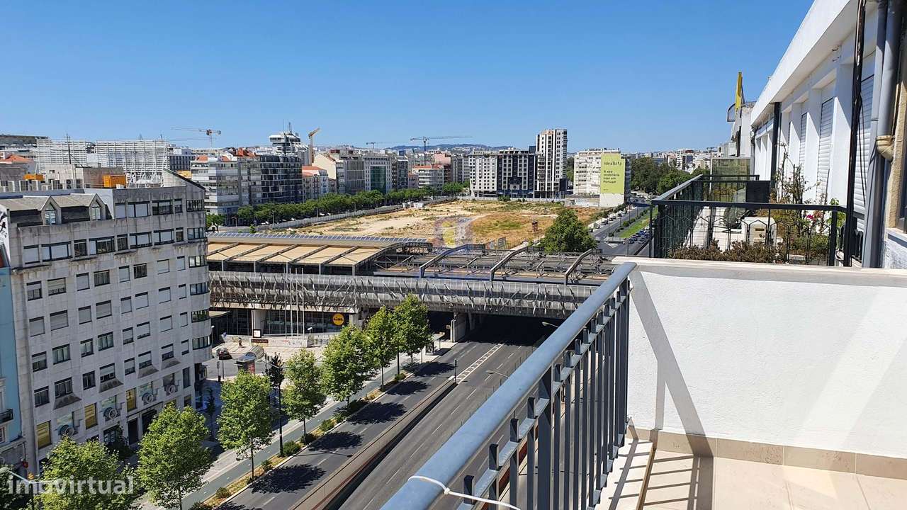 Penthouse T3 exclusiva com varanda e vistas desafogadas – Av. da Repúb-20