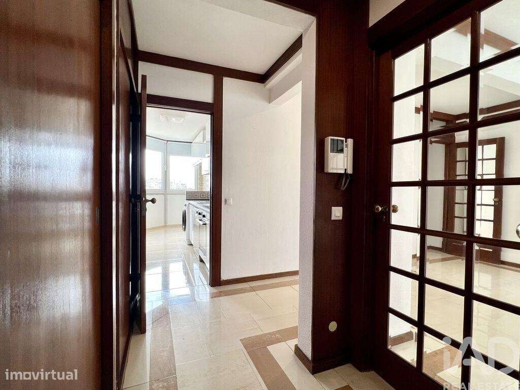 Apartamento T3 em Lumiar de 101,00 m2 - Grande imagem: 2/21