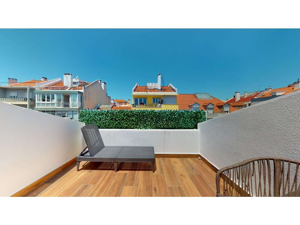 T3+1 Renovado com Terraço e Varanda-14
