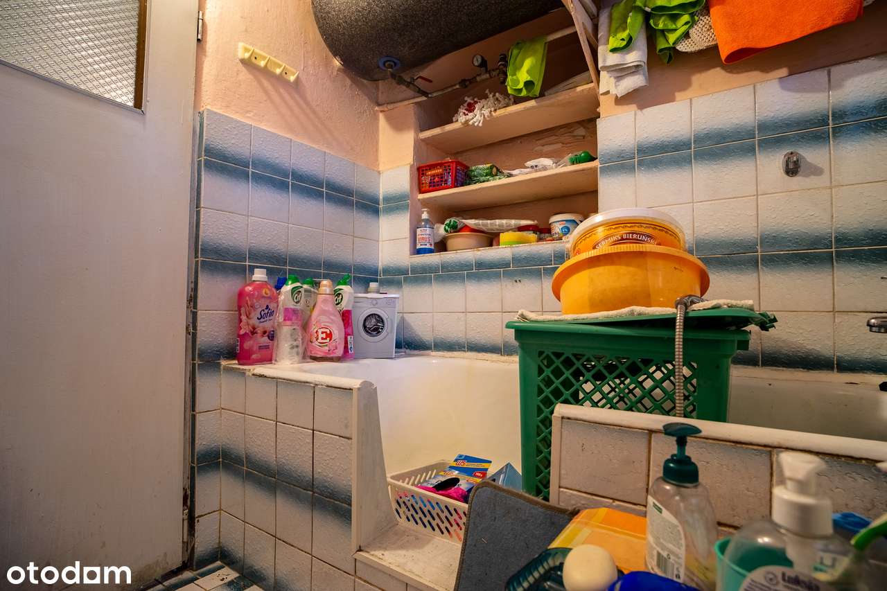 Dom z garażem i poddaszem w spokojnej okolicy-12