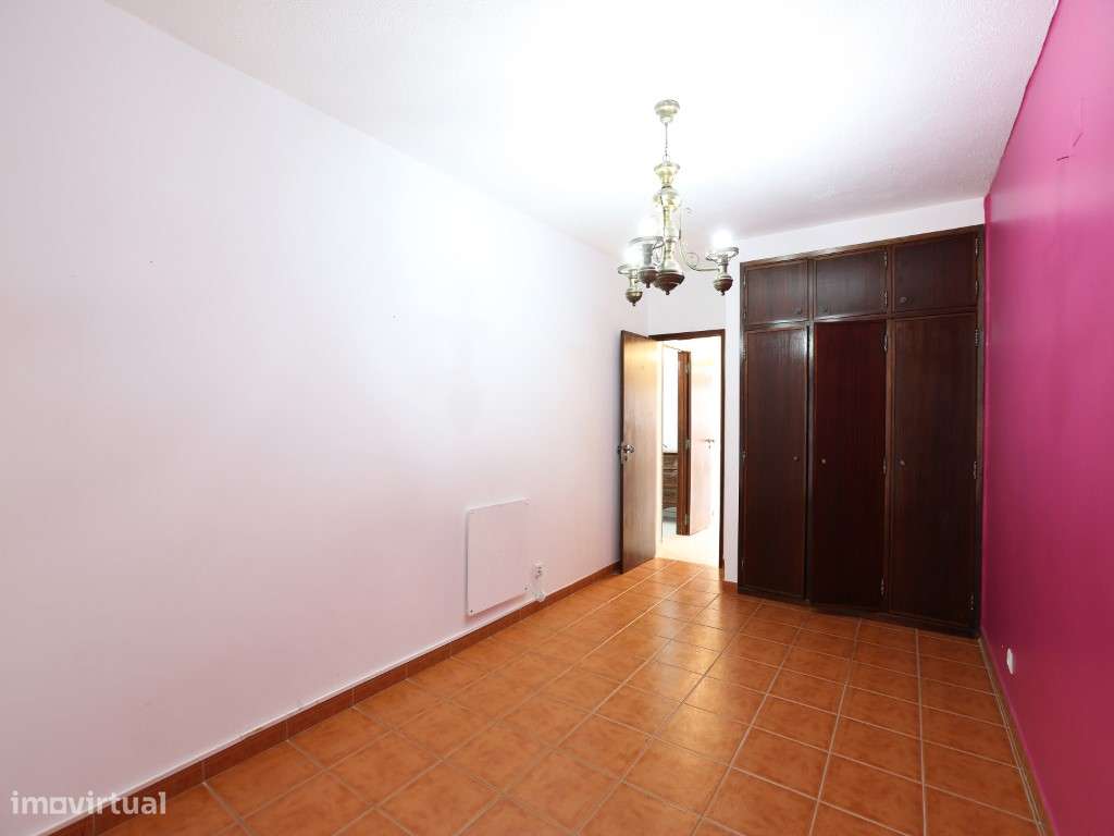 Apartamento T2 com terraço a dois passos da praia, no centro da Nazaré-12