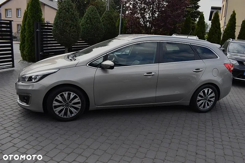 Kia Ceed 1.6 GDI Platinum Edition - 25