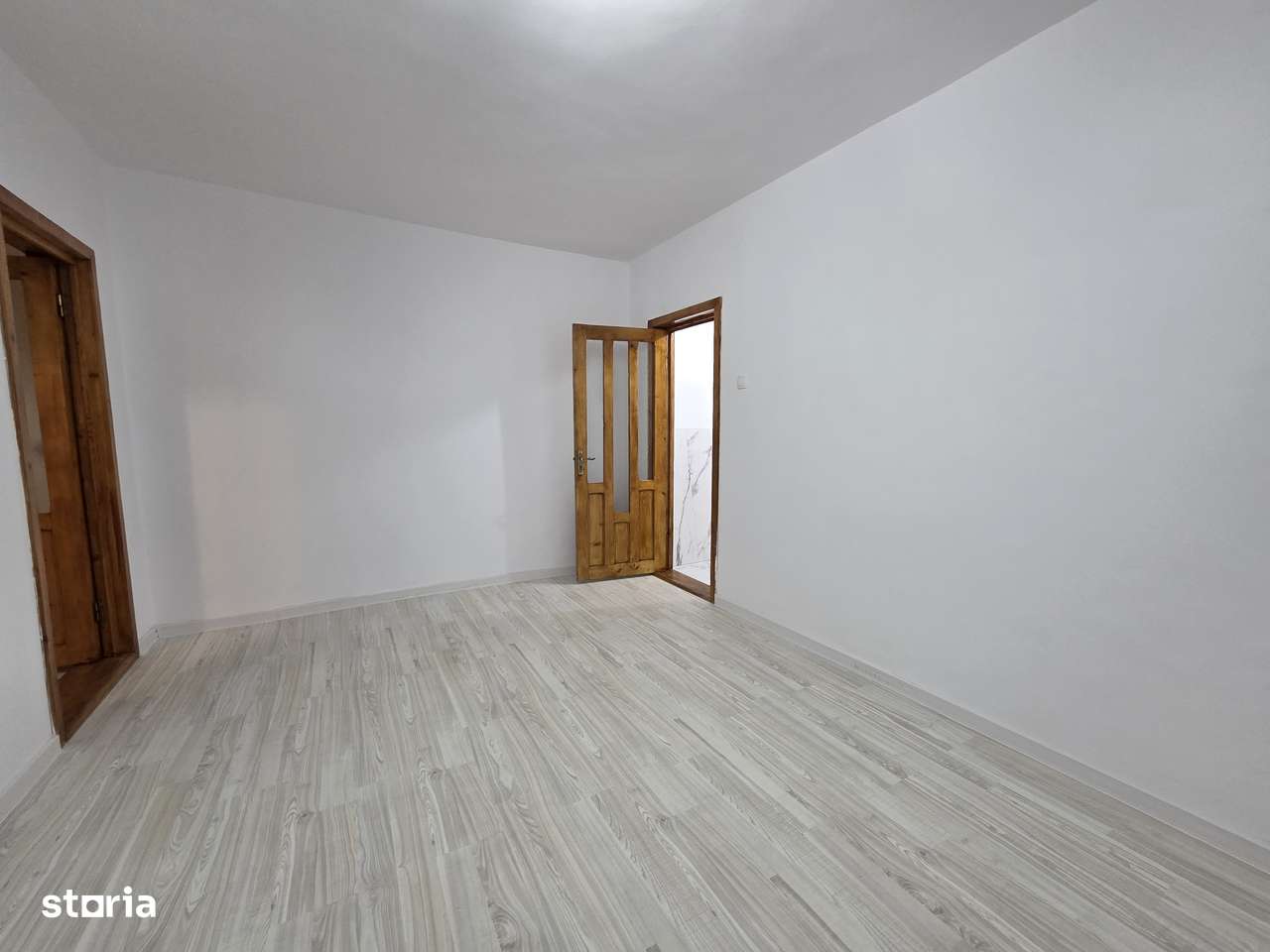 Apartament 2 camere imbunatatit parter zona Scoala Generala 2 - Adjud-7