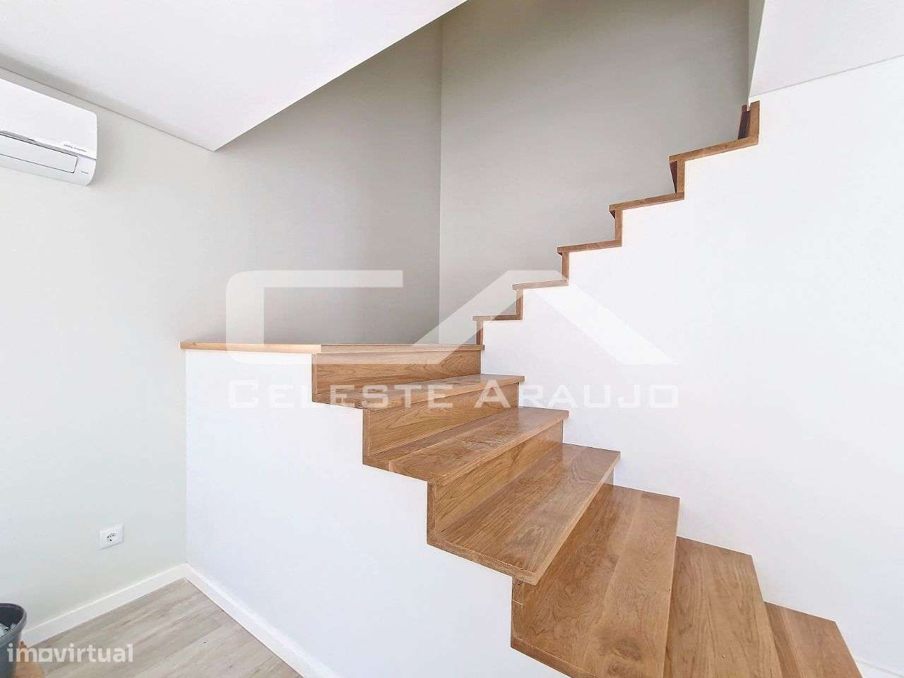 Moradia T3+1 Nova em Espinho-21