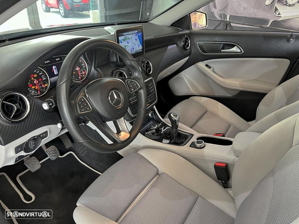 Mercedes-Benz GLA 180 d Style - 11