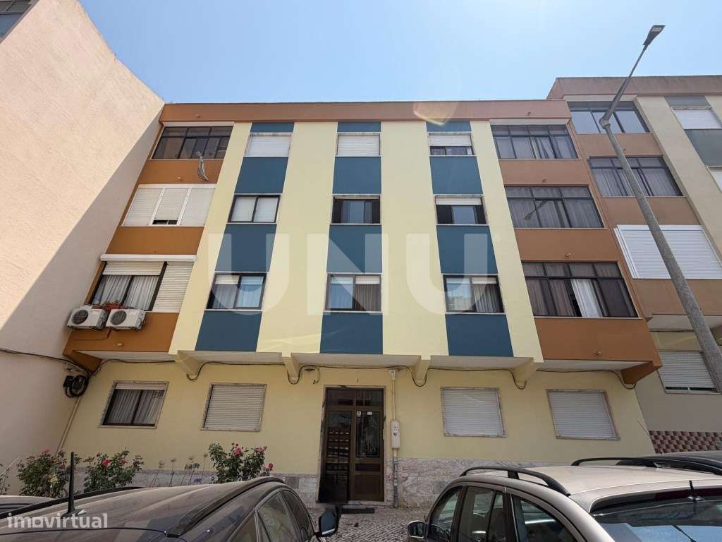 Apartamento T3 com Arrecadação e 2 WC- Torre da Marinha-15