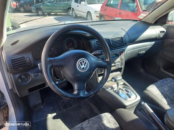 Para Peças Volkswagen Passat (3B2) - 5