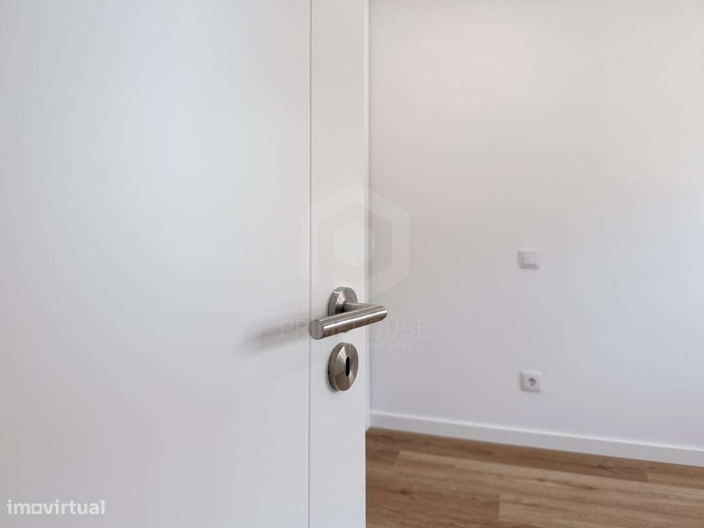 Moradia T4 com piscina - Quintinhas-25