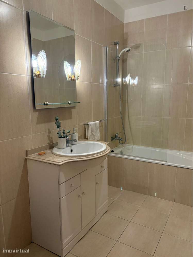 Quarto - localizado em Braga - Grande imagem: 2/9