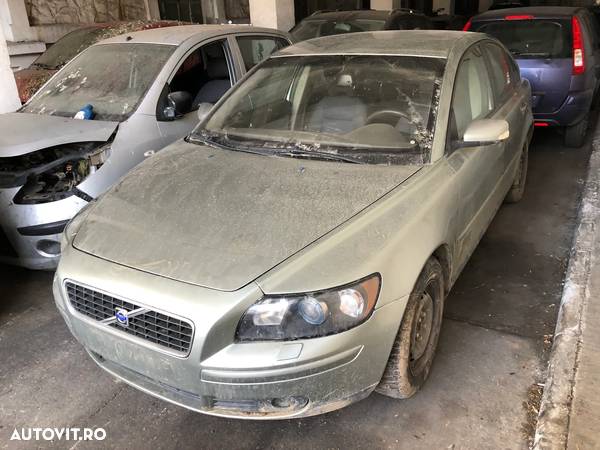 Dezmembrez Volvo S40 - 6