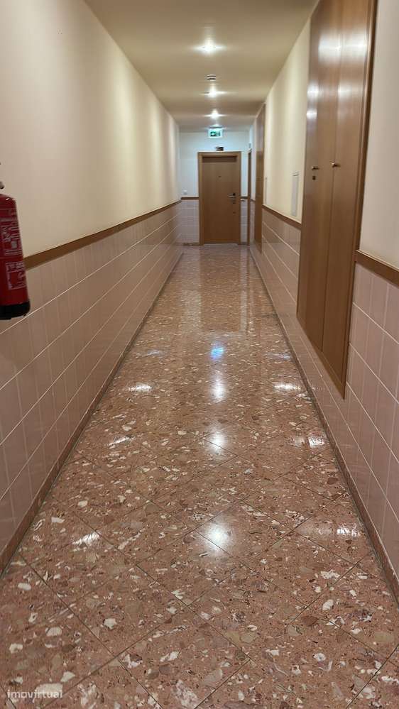 Apartamento T1 com lugar de parqueamento e piscina-14