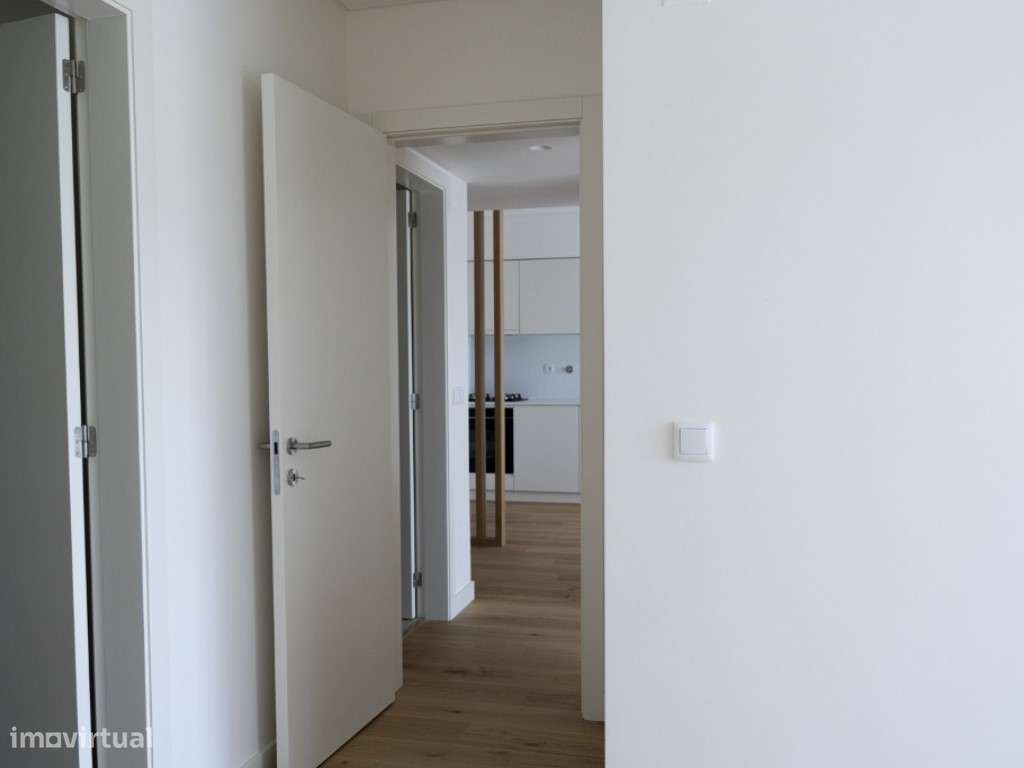 Apartamento T2 Novo no Seixal Baía com Terraço e Estacionamento-20