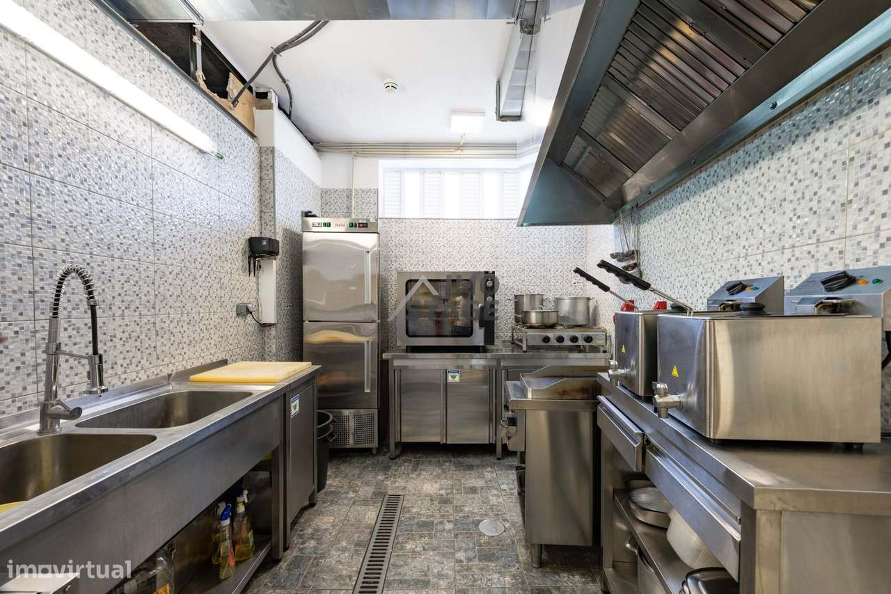 Oportunidade Única – Restaurante Totalmente Equipado e Pronto a Funcio-17