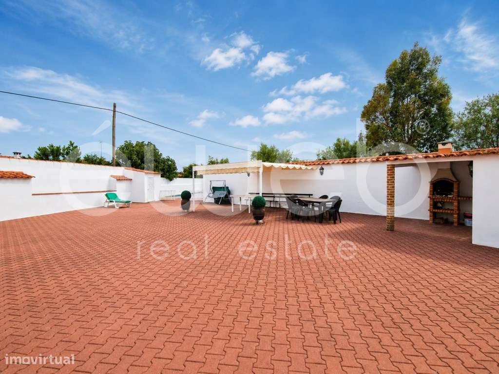 Moradia T4 de Arquitetura Alentejana com Piscina, Motrinos, Regueng...-58