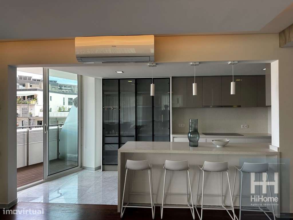 Apartamento T4 mobilado no Edificio Funchal Centrum-14