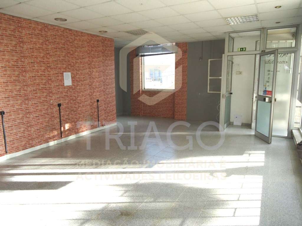 Loja com Salão Amplo mais 3 Gabinetes - Grande imagem: 4/8