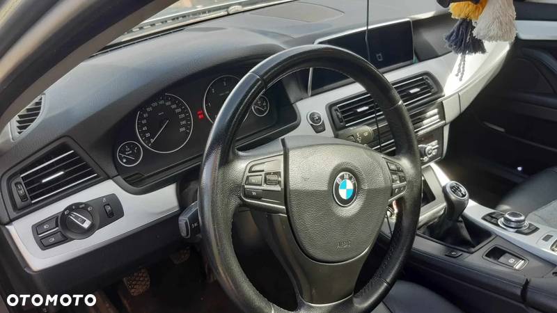 BMW Seria 5 520d Touring - 23