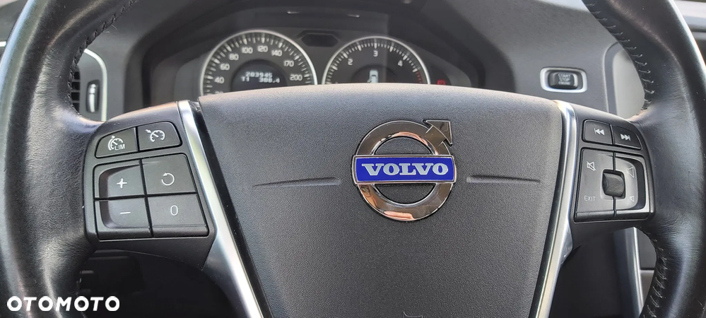 Volvo V60 D2 Momentum - 16