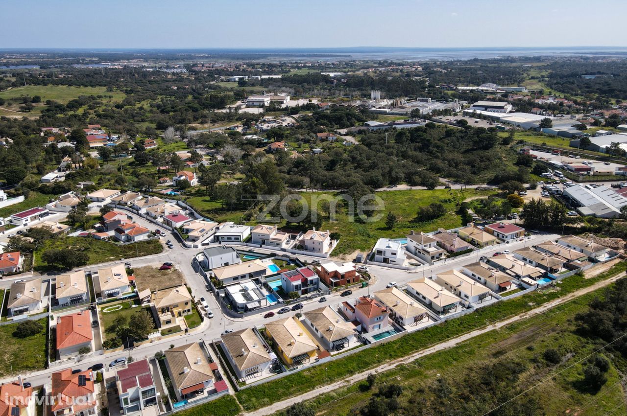 Terreno para urbano _ Serralheira - Setúbal