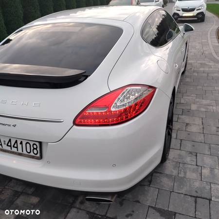 Porsche Panamera 4 PDK Platinum Edition - 22